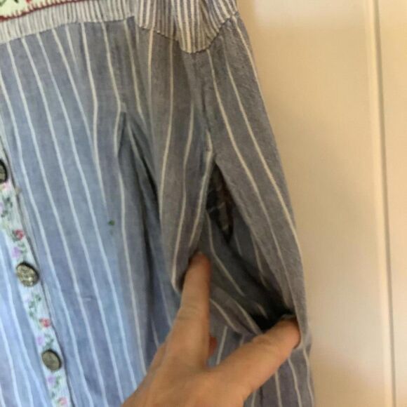 Papy Boez Chic Striped Maxi Dress with Floral Accents - Picture 6 of 9